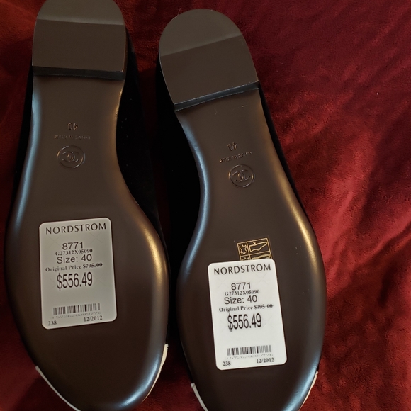 BRAND NEW NEVER WORN CHANEL FLATS - Picture 4 of 4